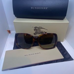 Ladies Burberry Sunglasses Polarized